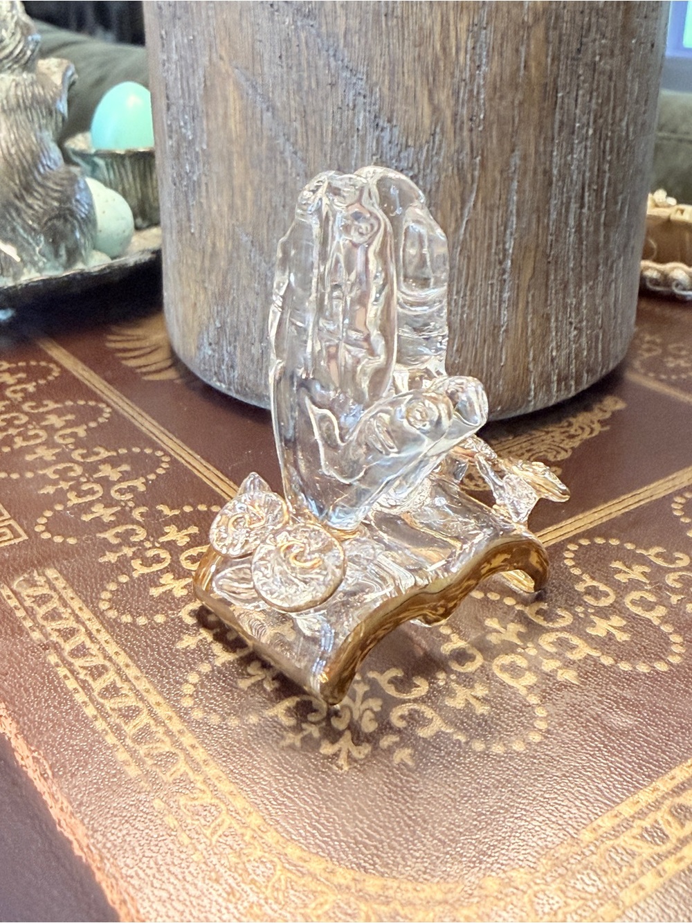 Vintage Glass Praying Hands on Bible with Flowers - Picture 4 of 13